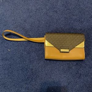 Like new Michael Kors Belt Bag